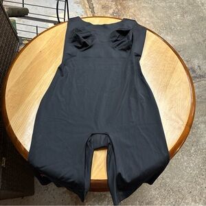 Ruby Ribbon Black shape-ware full body 38 NWOT